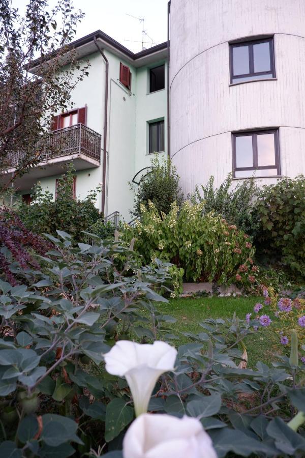 Latte E Menta Bed & Breakfast Motta Visconti Exterior foto